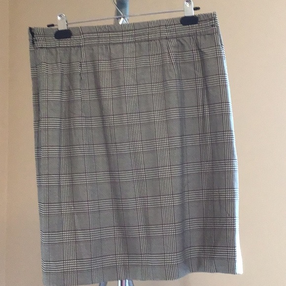 J Jill Pleated Wrap Style Skirt - Picture 3 of 9